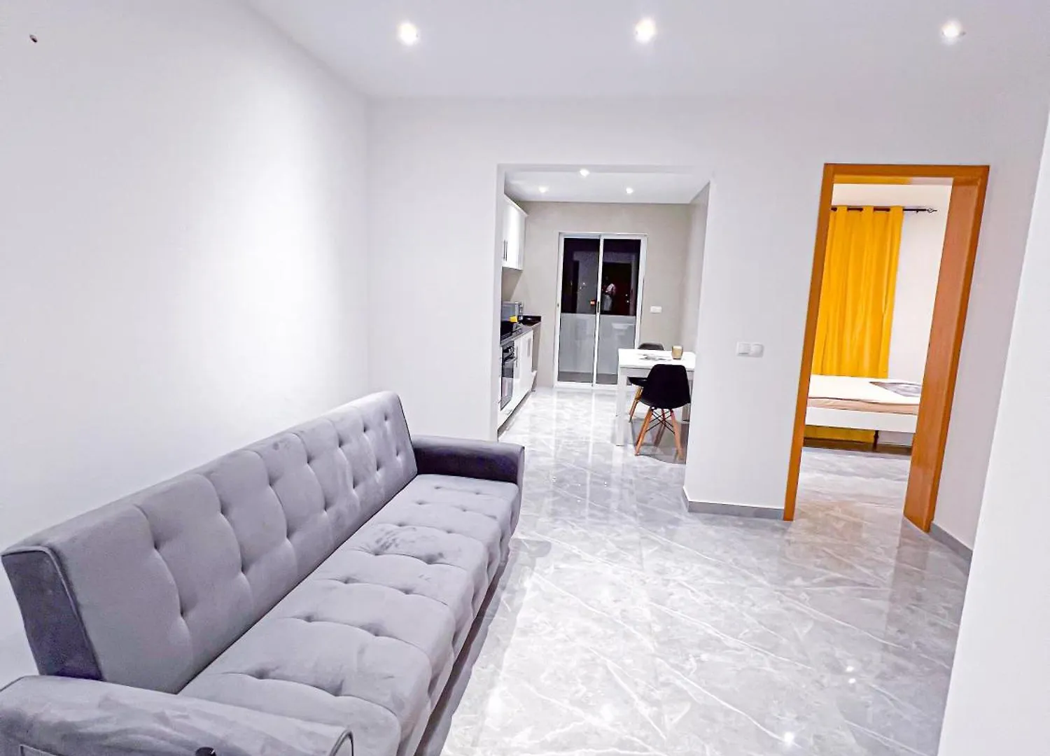 Brand New Apartment In מינדלו